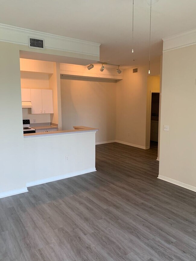 Foto del edificio - One Bedroom For Rent in New Tampa!