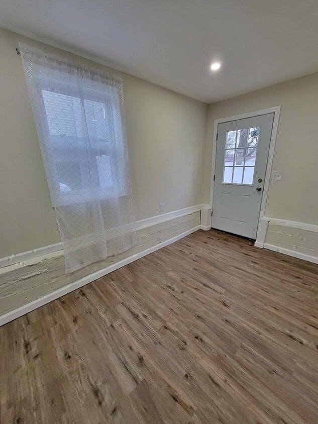 Building Photo - 351 Wicks Rd