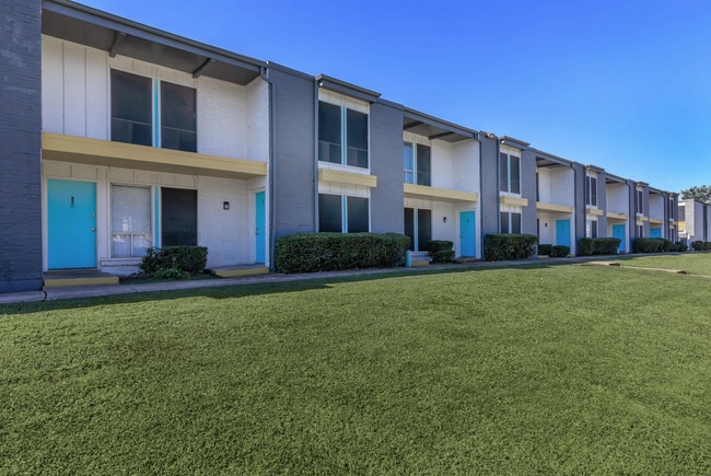 Building Photo - The Hayes Apartments