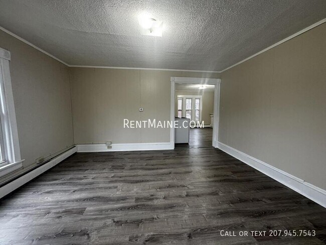 Foto del edificio - 26 Waterville Rd