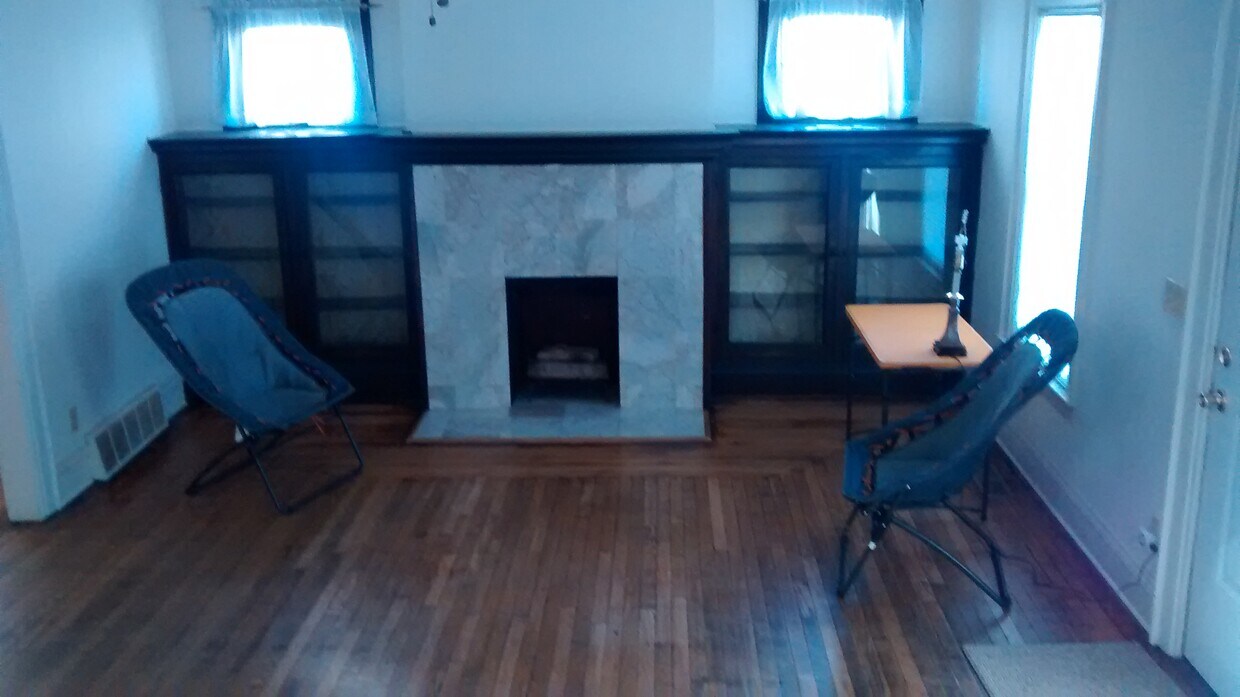 Living room - 1207 7th Ave
