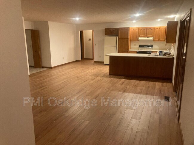 Building Photo - 1175 Bunker Hill Dr