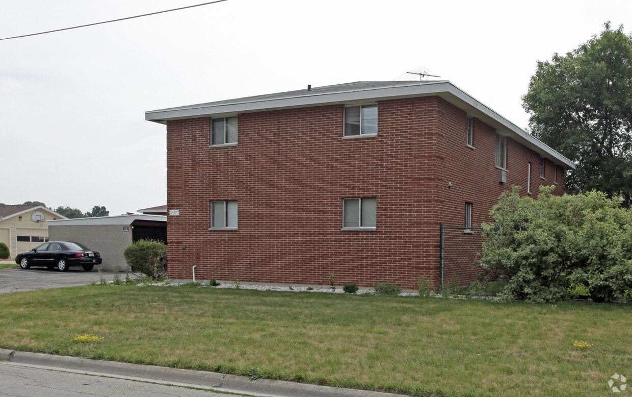 137 Perkins Ave, Green Bay, WI 54303 Apartments in Green Bay, WI