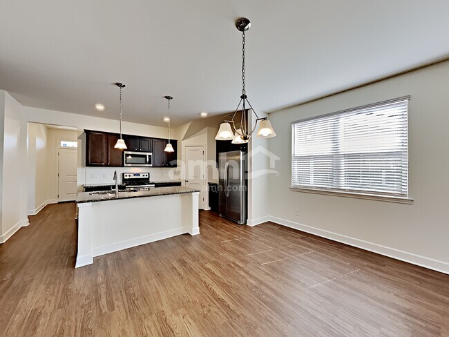 Foto del edificio - 5048 Trailwater Dr