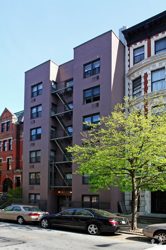 Building Photo - 49 W 85th St
