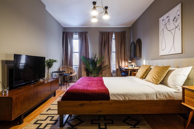 Building Photo - 501-505-505 9th Ave