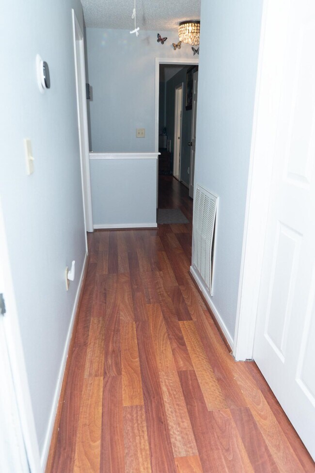 Foto del edificio - 7818 Clover Knoll Ct