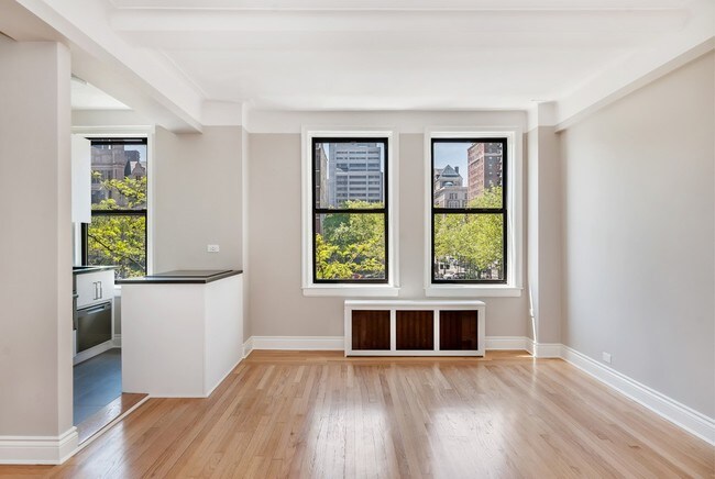 Building Photo - 303 E 21st St