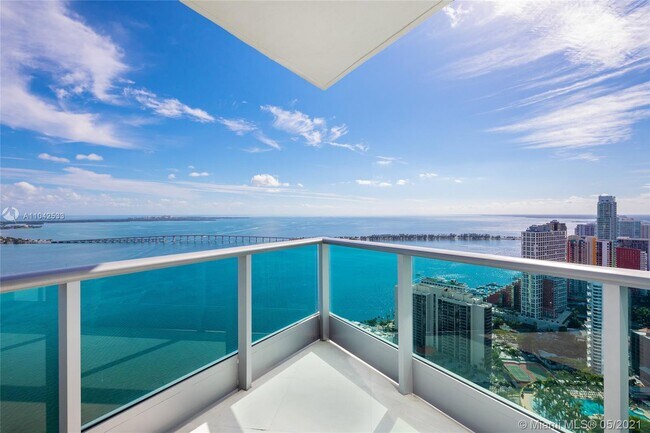 Building Photo - 1331 Brickell Bay Dr