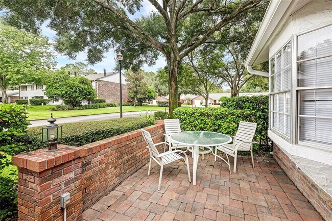 Foto del edificio - 5141 Lazy Oaks Dr