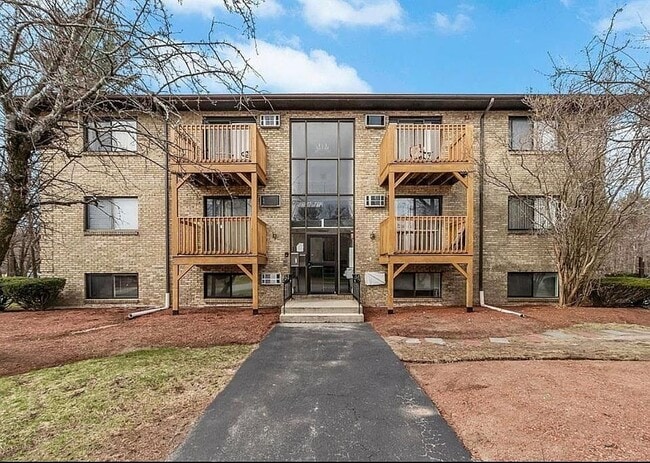 Building Photo - 2 Lancelot Ct