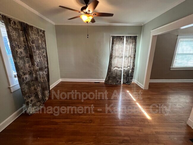 Foto del edificio - 5936 Harrison St