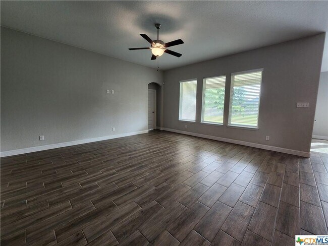 Foto del edificio - 1402 Oaklawn Dr