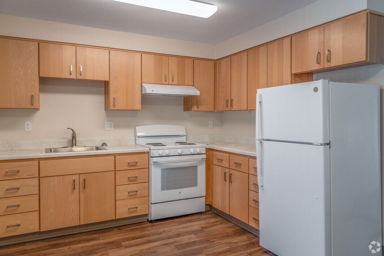 3 habitaciones, 1 baño, B - Cocina - Cougar Creek Apartments
