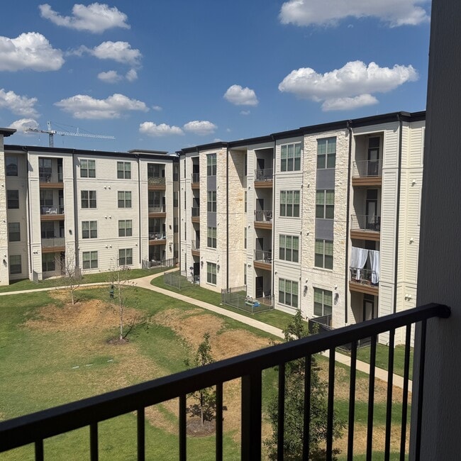 IMG_6991.jpg - Mustang Ridge Apartments