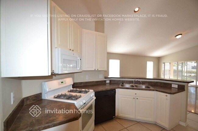 Building Photo - 6651 Cambridge Park Dr