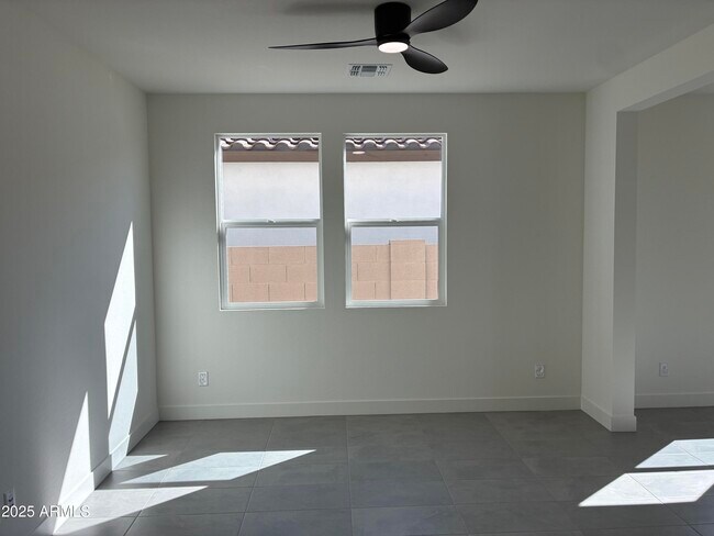 Foto del edificio - 10862 N Brownsville Ln