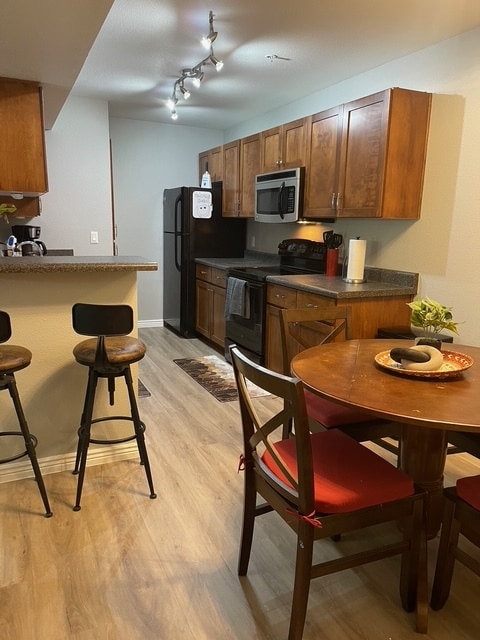 Kitchen - 1385 W University Ave