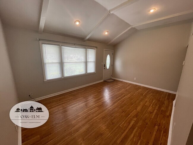 Building Photo - Welcome to this beautifully updated 4 bedr...