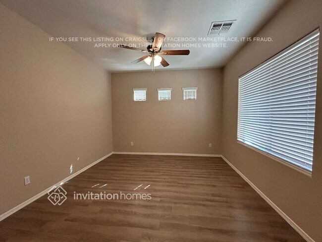 Foto del edificio - 11729 W Hadley St