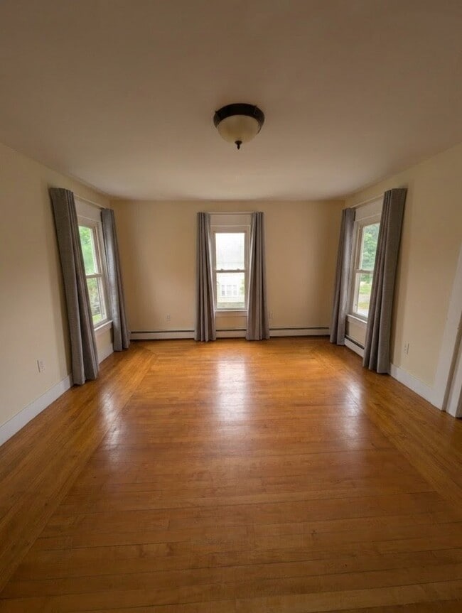 Building Photo - 60 Elm St