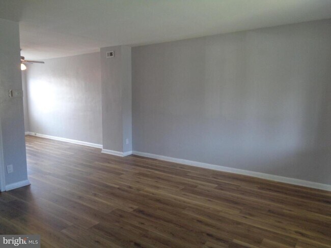 Foto del edificio - 2245 Graythorn Rd