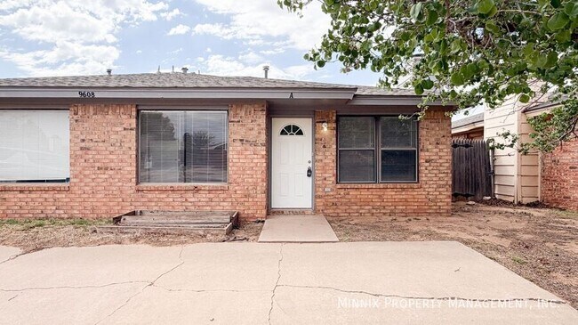 Foto del edificio - 9608 Elmwood Ave