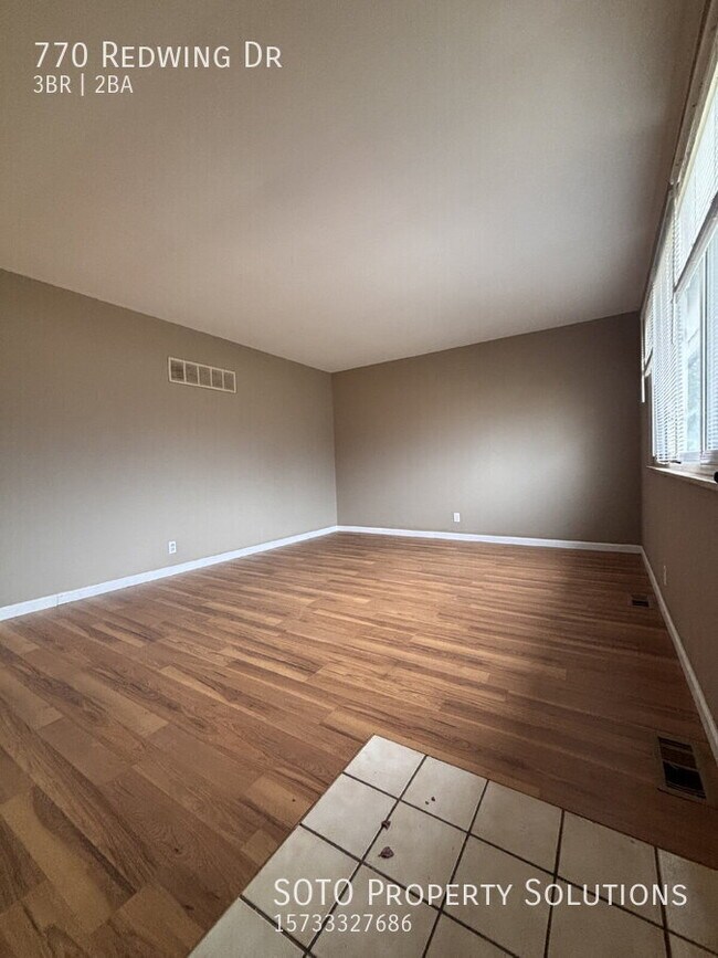 Foto del edificio - 770 Redwing Dr