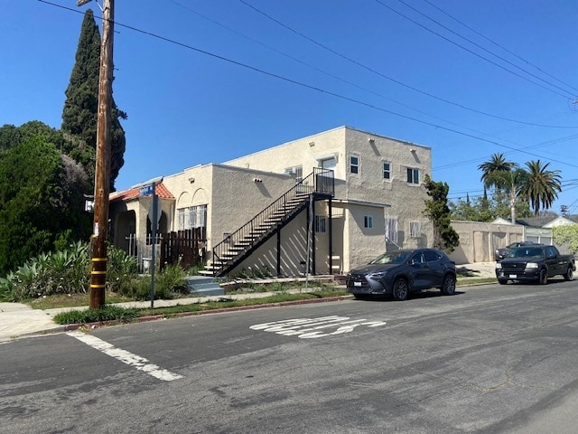 Primary Photo - 800 N Mansfield Ave