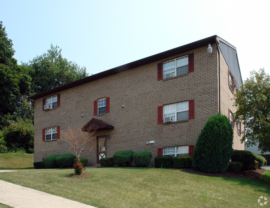 Primary Photo - Wyoming Street Apartments