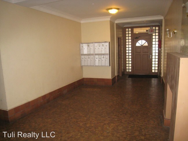 Building Photo - 62 Kensington Ave