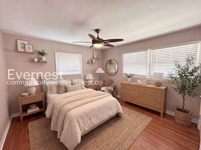 Building Photo - 797 Casplan St SW