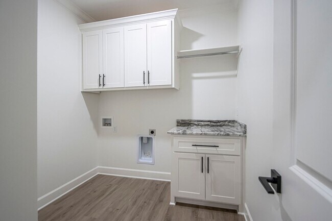 Foto del edificio - New Construction 4 bed 2 1/2 Bath, 2,310 s...