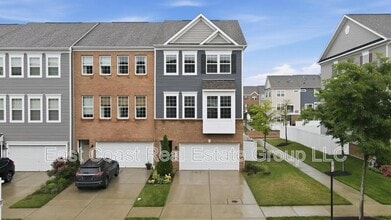 Building Photo - 5123 Ironsides Dr