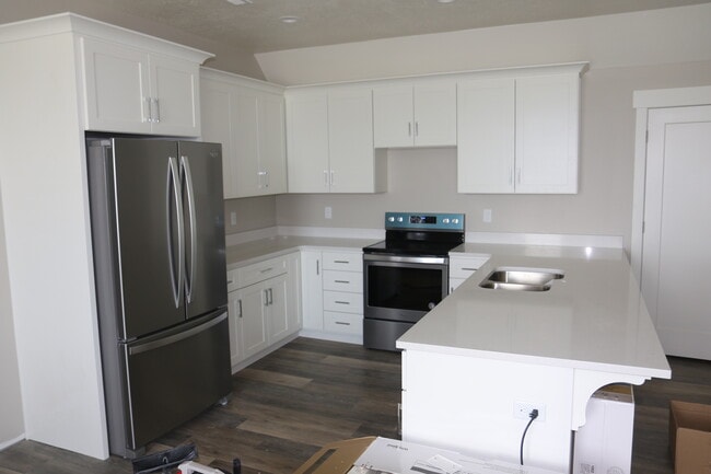 Building Photo - 35 N 800 E