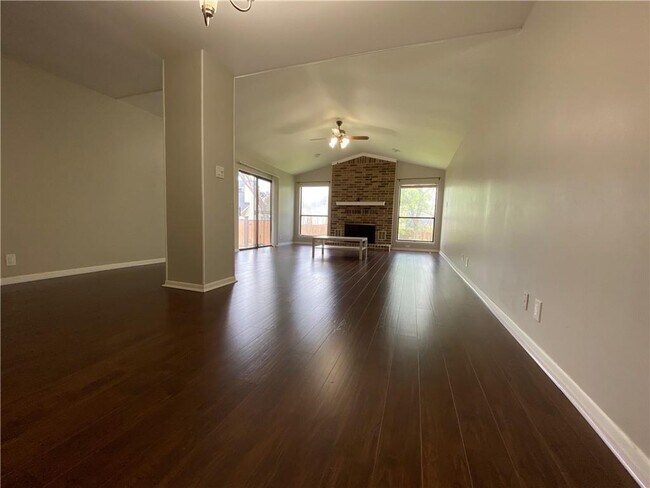 Foto del edificio - 7004 Firewheel Hollow