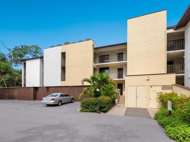 Foto del edificio - 2748 Orchid Oaks Dr