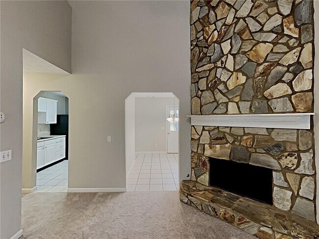 Foto del edificio - 540 Cherokee Overlook Ct