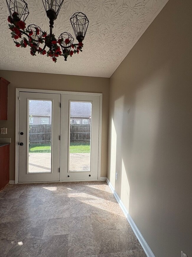 Building Photo - WOW! 3 bedroom/2 bath with garage.