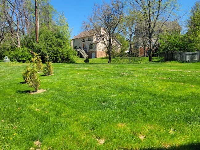 Building Photo - 421 Forest Hill Dr