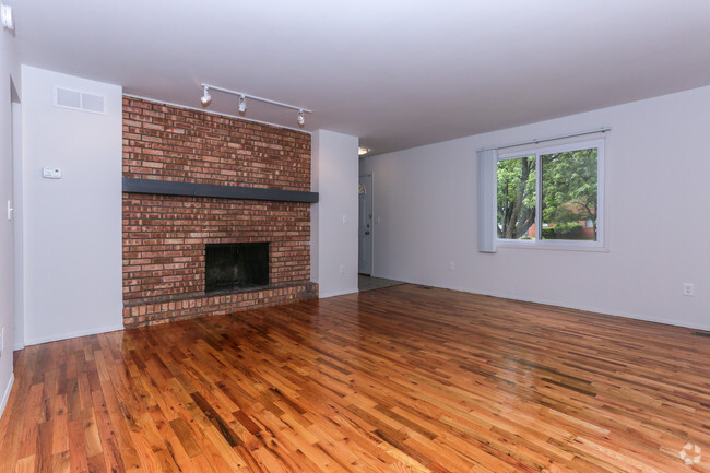 Interior Photo - Amber's Starr Townhouses