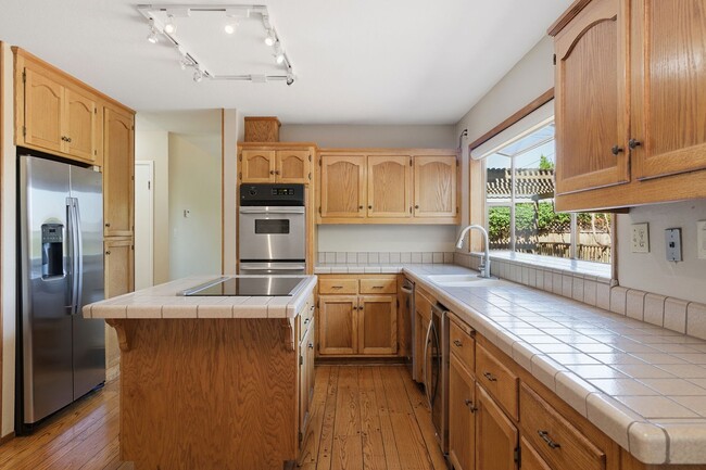 Building Photo - Spacious 5 Bedroom Home with Cupertino Sch...