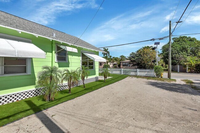 Foto del edificio - 713 10th Ave N