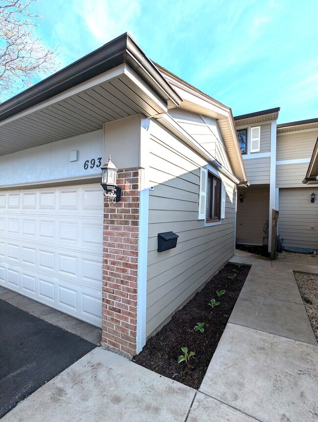 Foto del edificio - 693 Mallard Ln