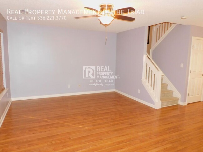 Foto del edificio - *Move In Special* Lovely End Unit 2BR/2.5B...