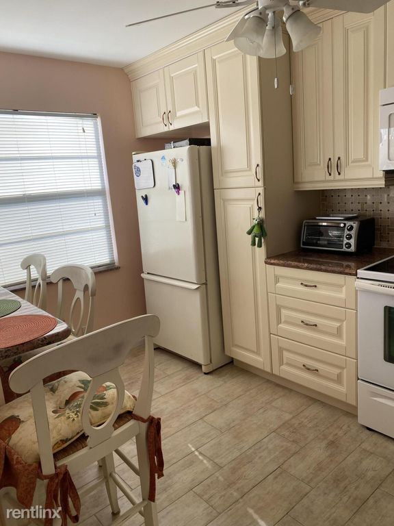 Building Photo - 2 br, 2 bath House - 2056 Rexford C # 2056