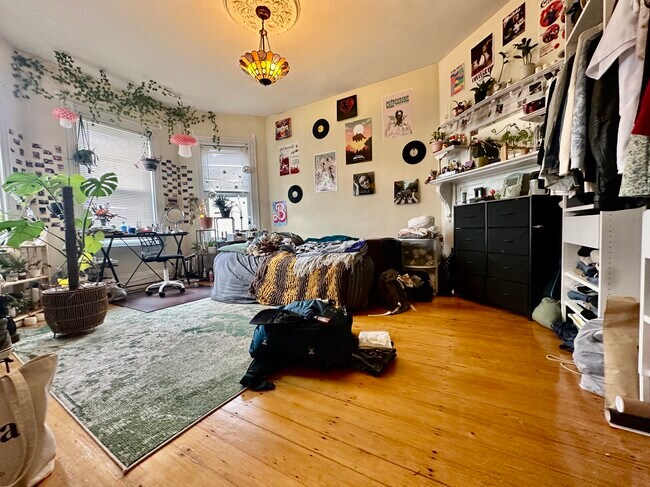 Building Photo - 5 Sachem St