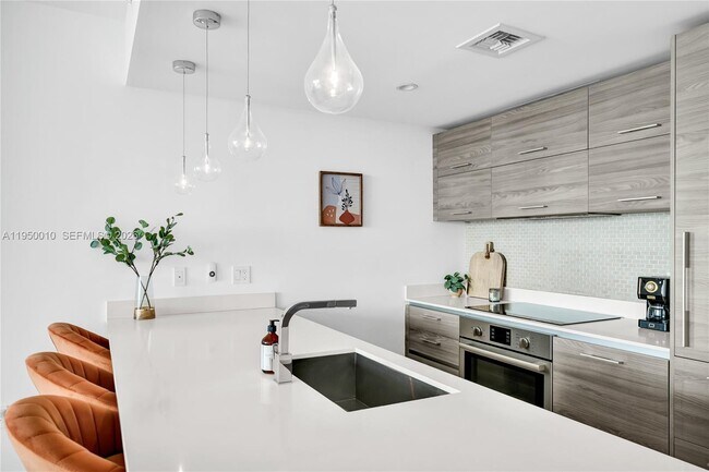 Foto del edificio - 1300 S Miami Ave