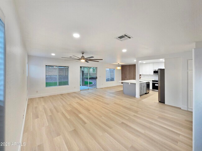 Building Photo - 22276 W Devin Dr