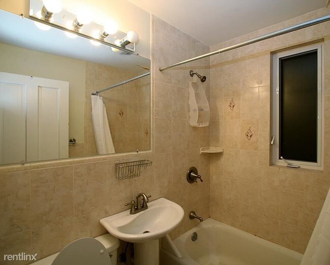 Building Photo - 4 br, 2 bath  - 2 Porter Park